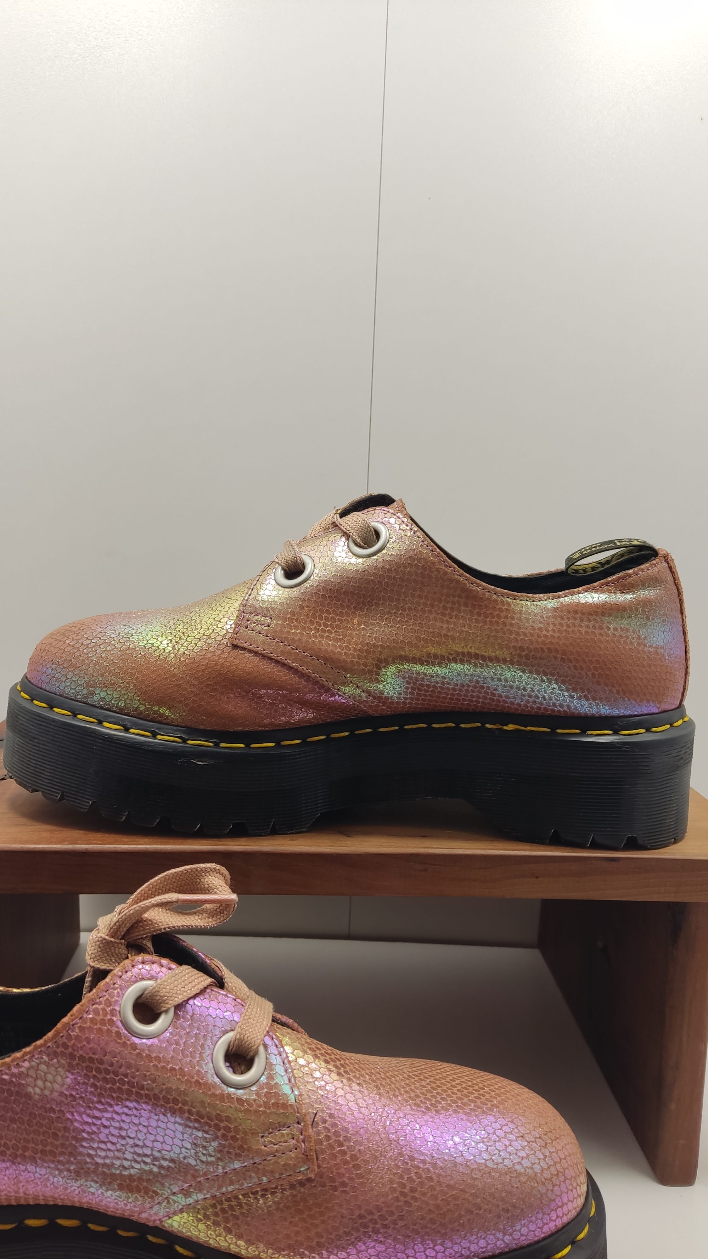 dr martens rose shoes