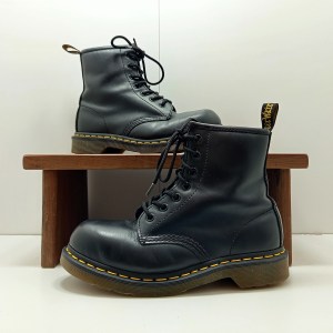 Dr martens 7 trous coques noir t.37